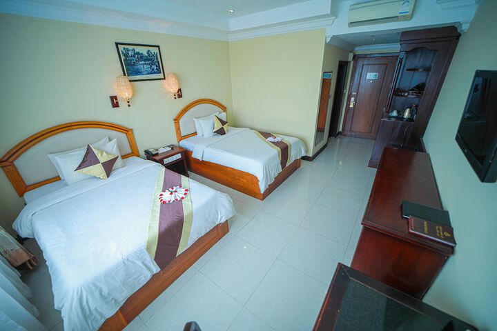 Room 18 of 90