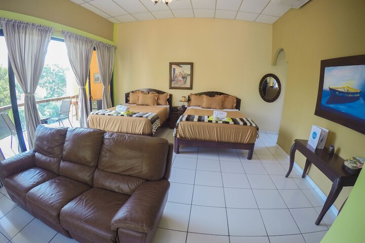 Room 5 of 111