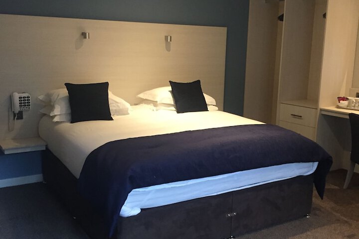 Room 34 of 83