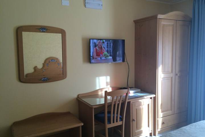 Room 14 of 47