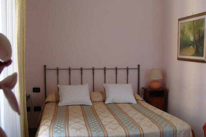 Room 6 of 25