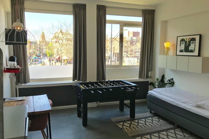 Room 10 of 65