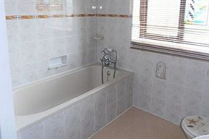 Room 5 of 28