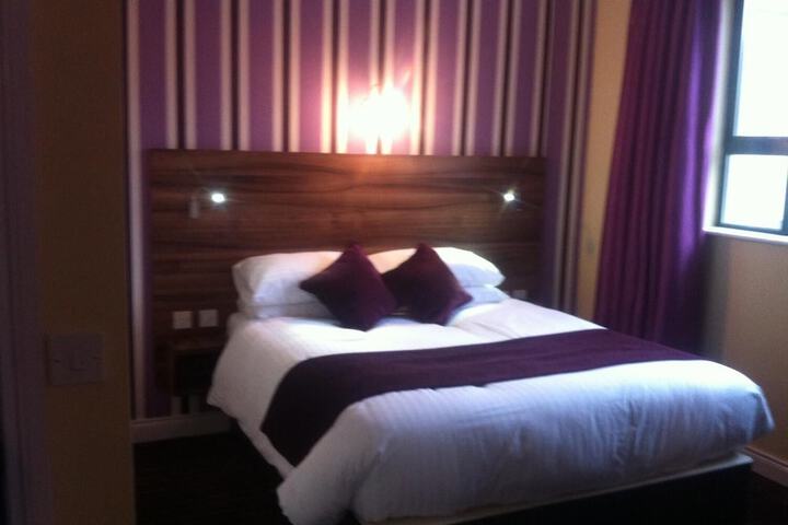 Room 16 of 32
