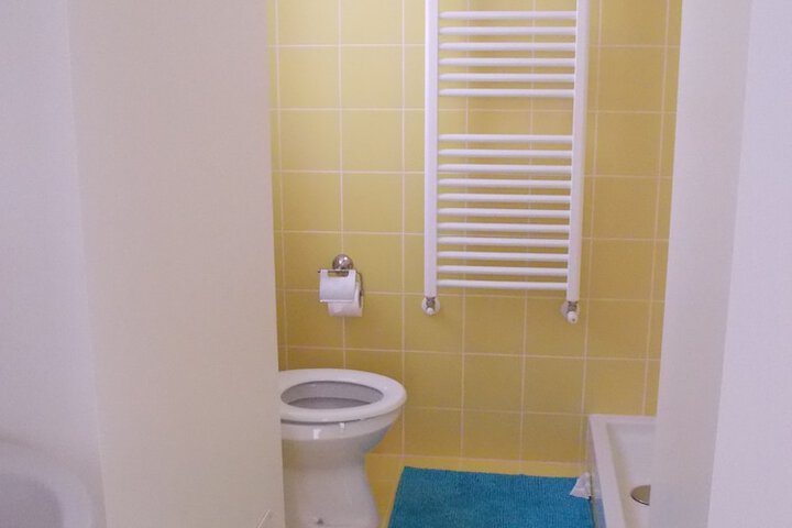 Room 10 of 46