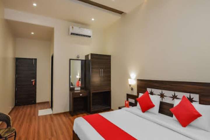 Room 3 of 6