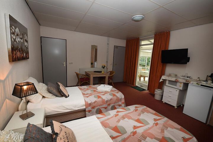 Room 11 of 46