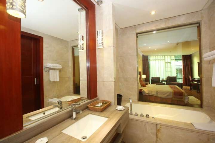 Room 20 of 29