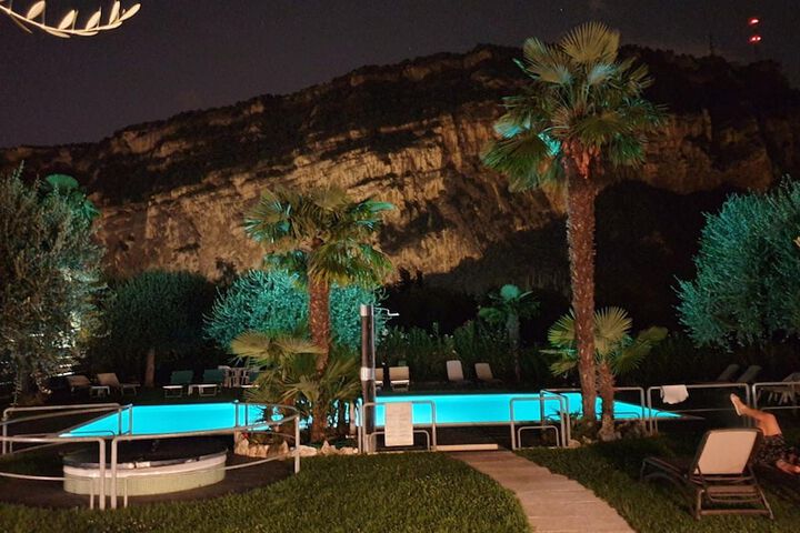 Pool 23 of 73