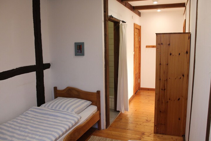 Room 46 of 69