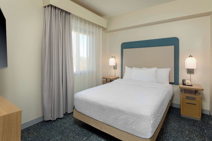 Standard Room, King or Two Doubles (8 of 11)