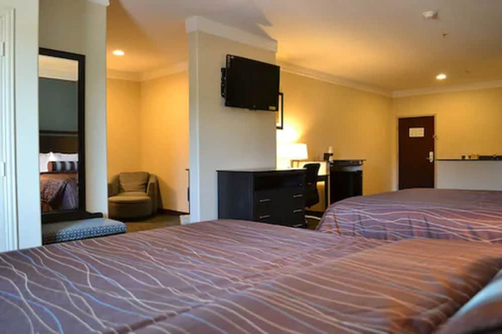 Studio Suite King Bed (1 of 15)