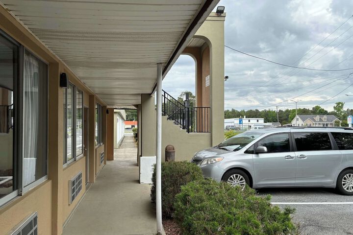 Hotel Entry