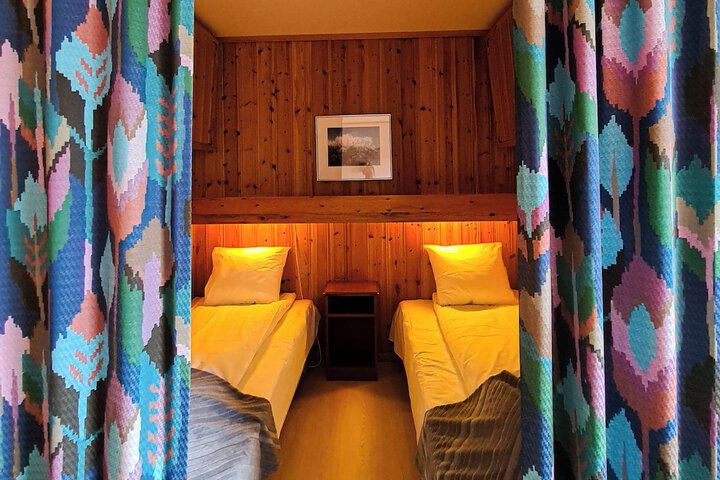 Room 11 of 37