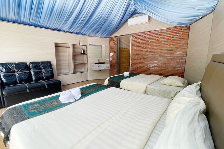 Room 10 of 45