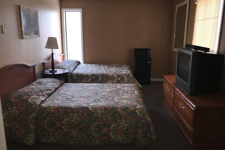 Room 7 of 16
