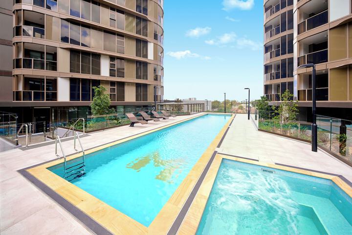 Pool 103 of 110