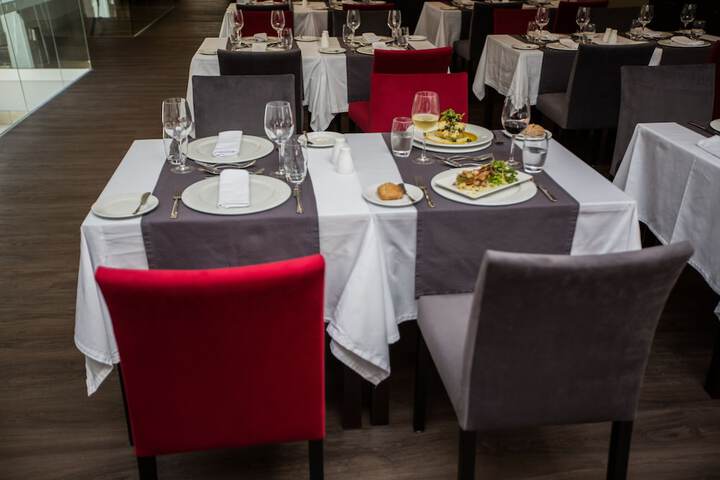 Dining 54 of 99