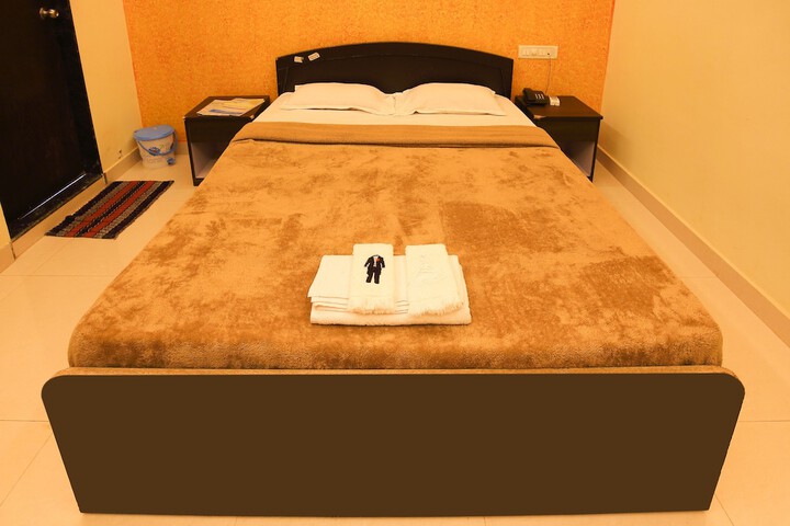 Room 8 of 17