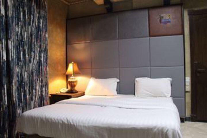 Room 7 of 49