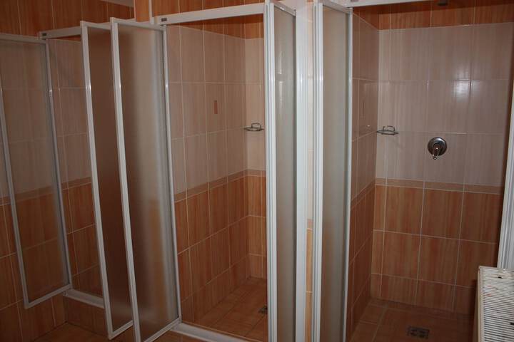Room 13 of 42
