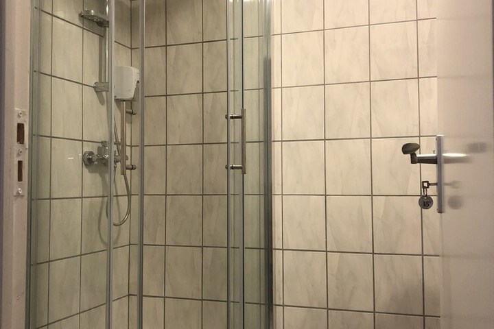 Room 30 of 42