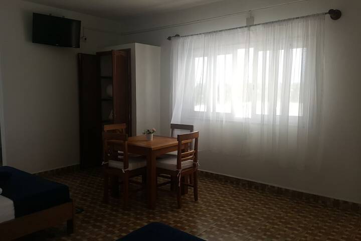 Room 28 of 28