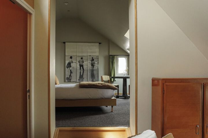 Room 16 of 63