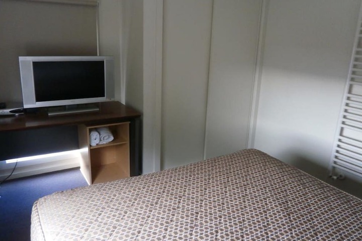 Room 9 of 29