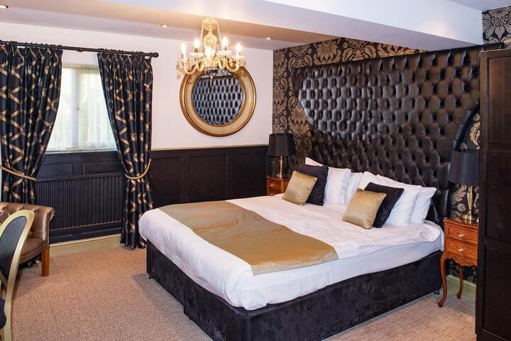 Room 21 of 40