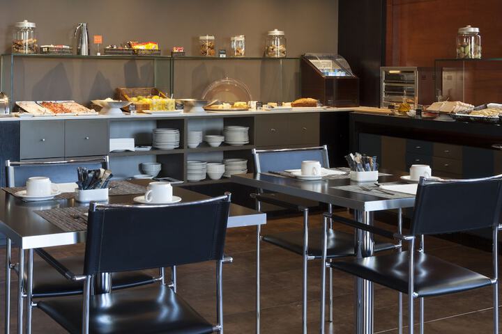 Breakfast/Coffee Service 26 of 42