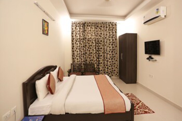 Room 14 of 22