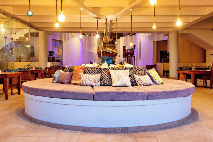 Entrance & Lobby