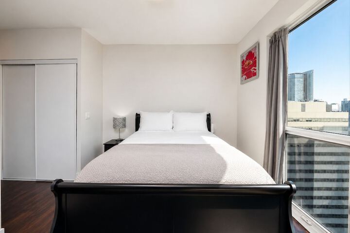 Room 8 of 148