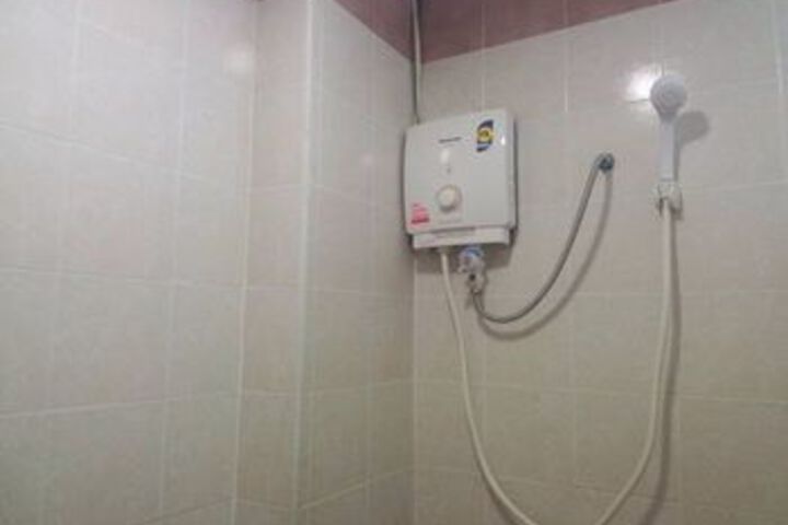 Room 2 of 18