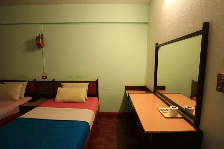 Room 5 of 39