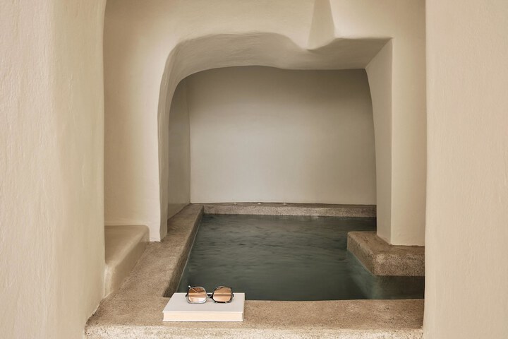 Pool 69 of 142