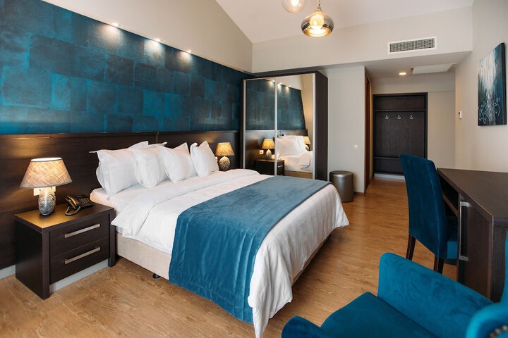 Room 10 of 47