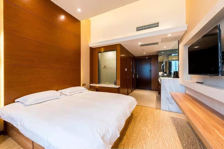 Room 2 of 10