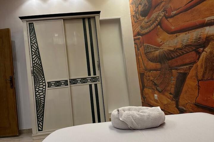 Room 10 of 30