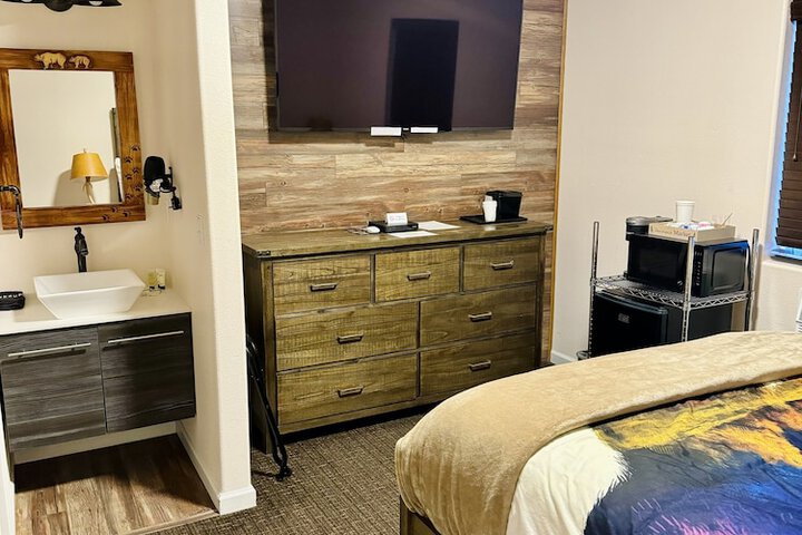 Room 8 of 30