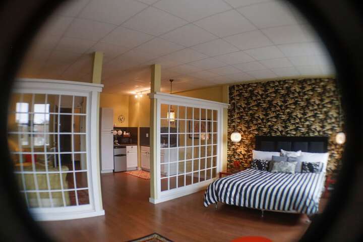Room 30 of 107