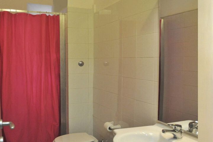 Room 25 of 28