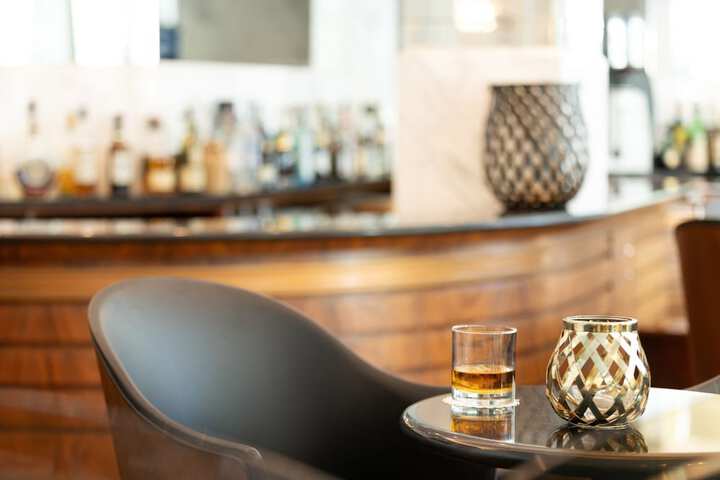 Lounge 50 of 74
