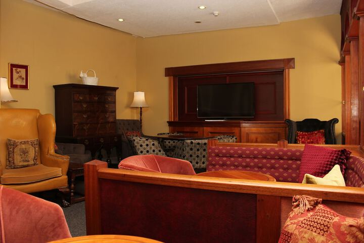 Entrance & Lobby
