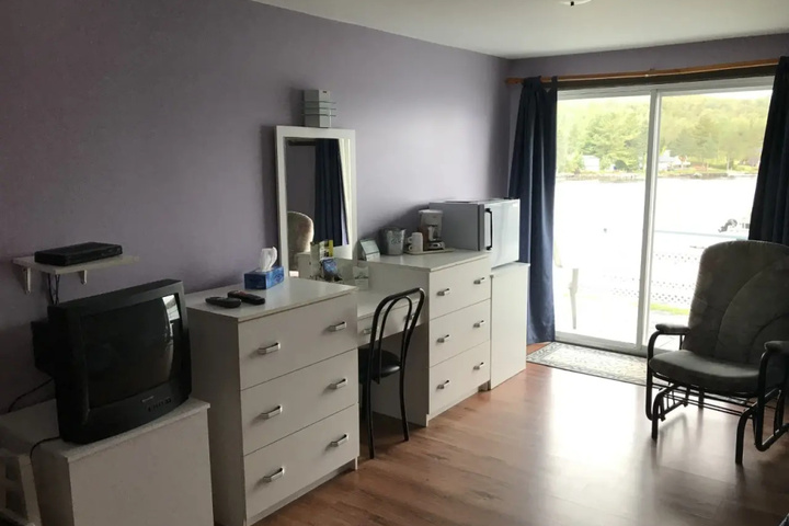Room 3 of 8