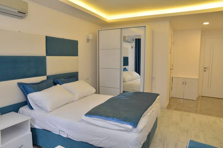 Room 6 of 31