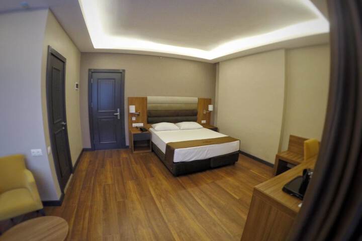 Room 5 of 48