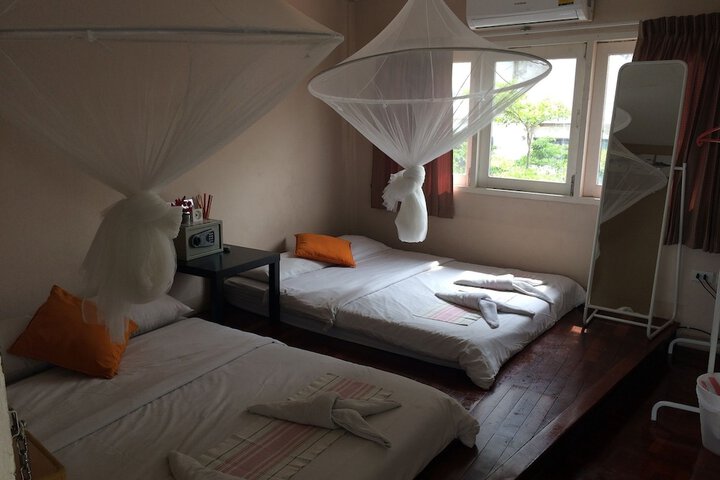 Room 14 of 48