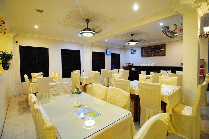Dining Photos